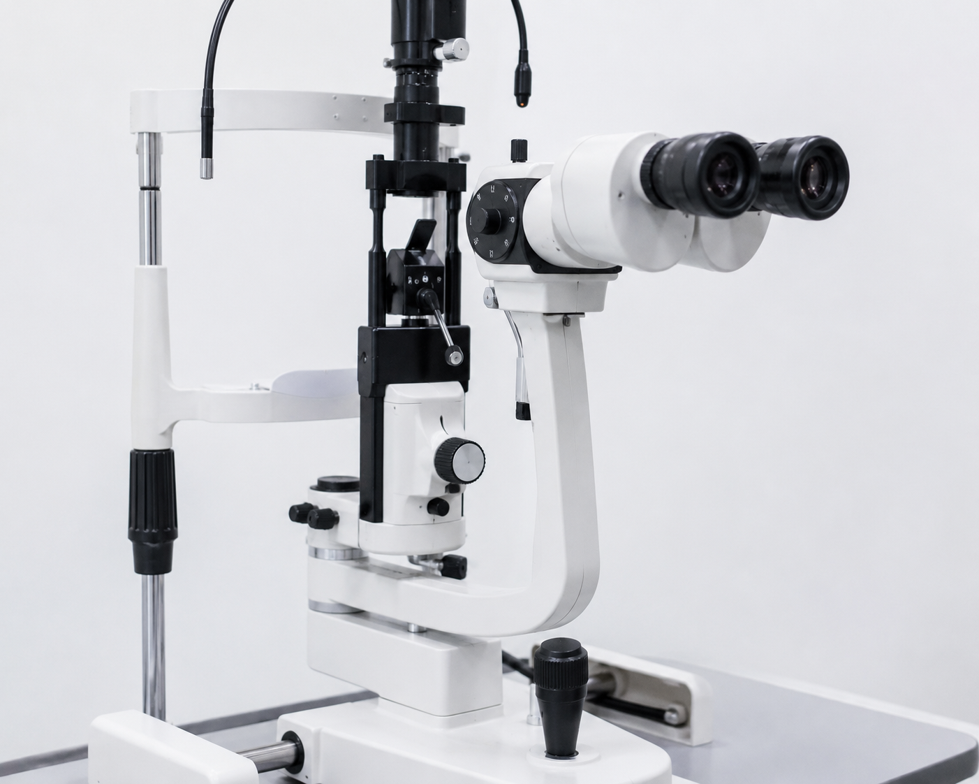 Slit lamp examination equipment